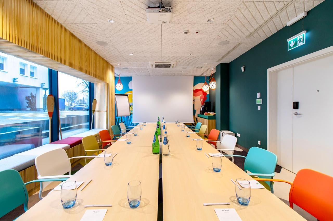 Ibis Styles Warszawa Centrum Екстериор снимка